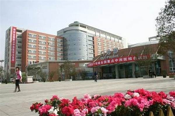 成都人口医院_成都华西医院图片